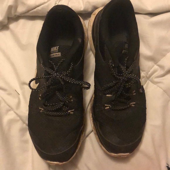 Black & White Nike training shoes. Size 10. - Picture 2 of 3